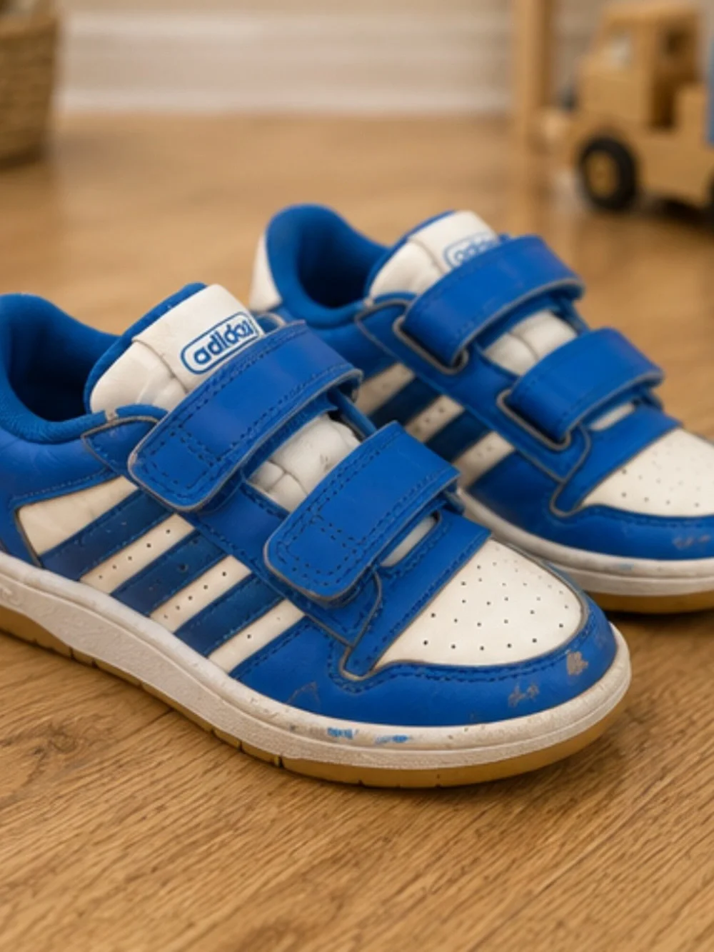 adidas classic sneakers